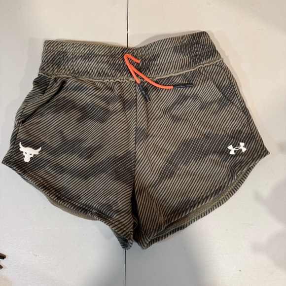 Under Armour Project Rock Womens Gray and Olive Shorts Set - Picture 2 of 7